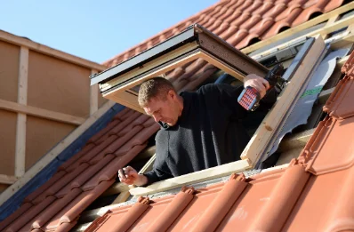 Pose de fenêtres de toit Velux à Petit-Auverné